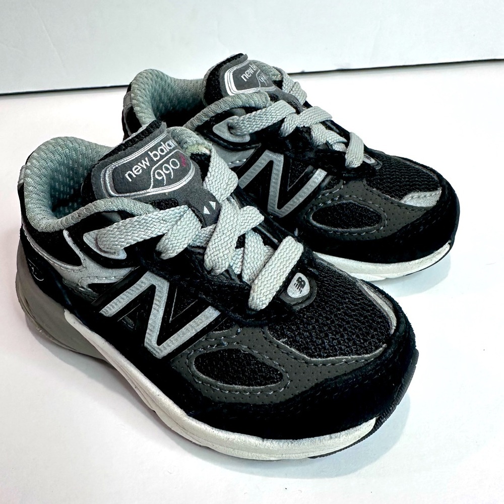 New Balance 990 Kids' Black and Gray Sneakers
